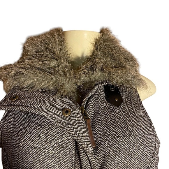 FOREVER 21 - Picture 3 of 7